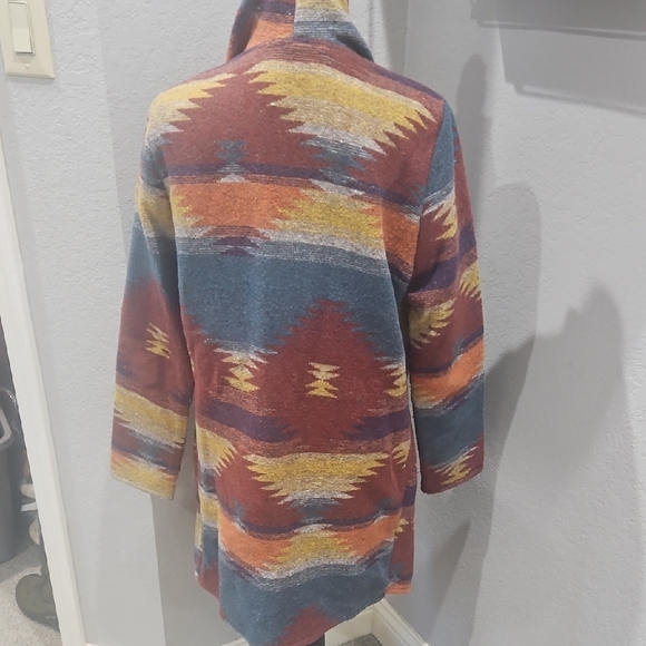 Colorful Geometric Patterned Coat - Picture 5 of 7